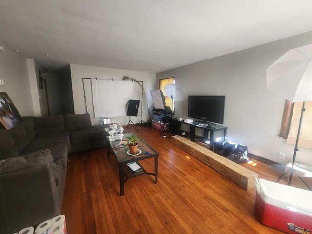 1020 E 61st Place, Merrillville, IN 46410