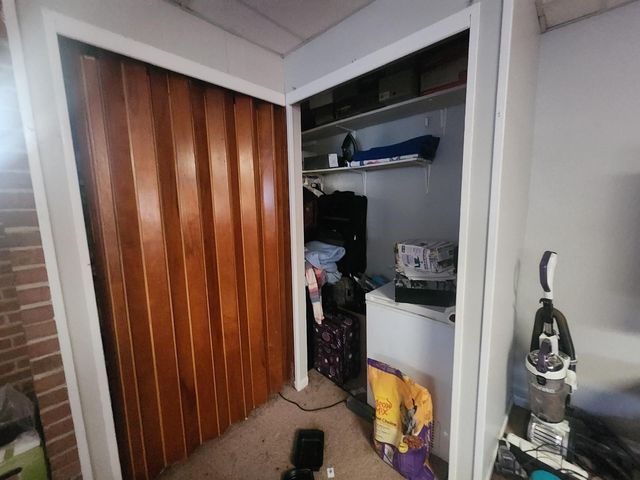 1020 E 61st Place, Merrillville, IN 46410