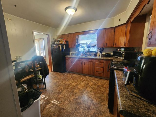 1020 E 61st Place, Merrillville, IN 46410