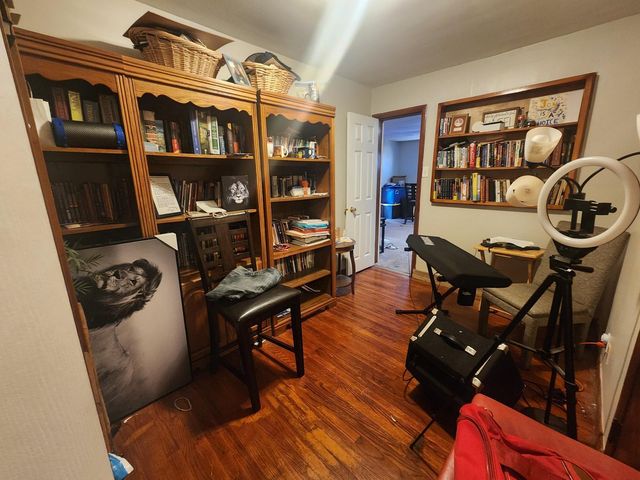 1020 E 61st Place, Merrillville, IN 46410