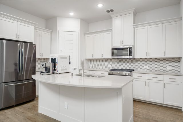 8331 Nunley Lane, Dallas, TX 75231