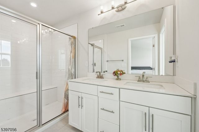 68 Owen Ct, Franklin Twp., NJ 08873