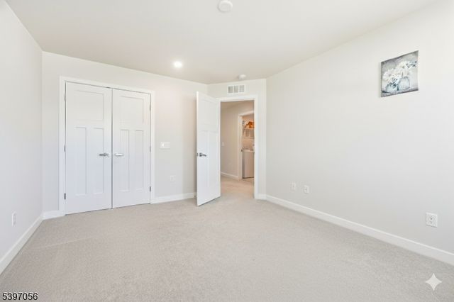 68 Owen Ct, Franklin Twp., NJ 08873