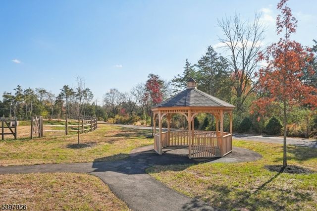 68 Owen Ct, Franklin Twp., NJ 08873