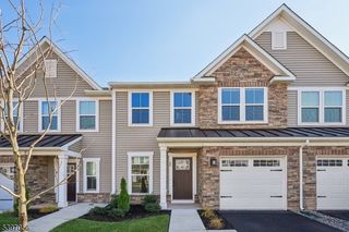 68 Owen Ct, Franklin Twp., NJ 08873