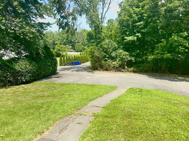 579 Pulpit Hill Rd, Amherst, MA 01002