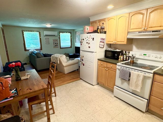 579 Pulpit Hill Rd, Amherst, MA 01002