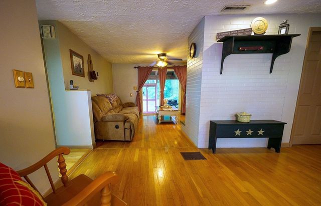 137 Wilson St, Spencer, MA 01562