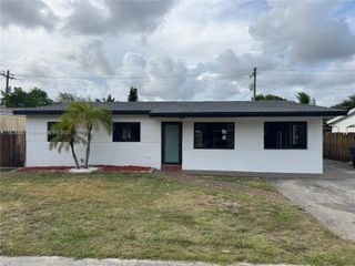 7161 Pershing St *, Hollywood, FL 33024