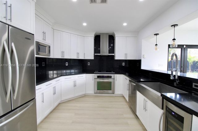 15300 SW 299th St, Homestead, FL 33033