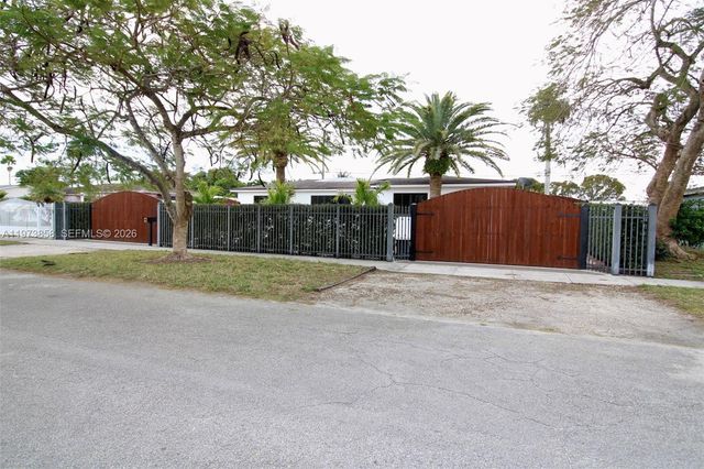 15300 SW 299th St, Homestead, FL 33033
