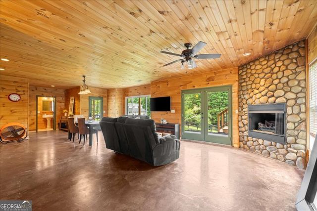 15 E Hyalite Road E, Dahlonega, GA 30533