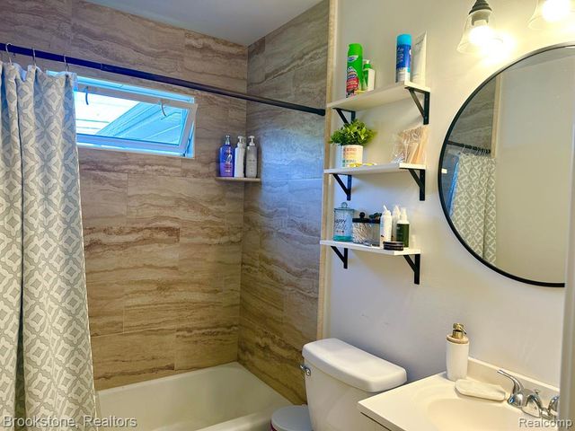 41371 Hamilton Drive, Sterling Heights, MI 48313