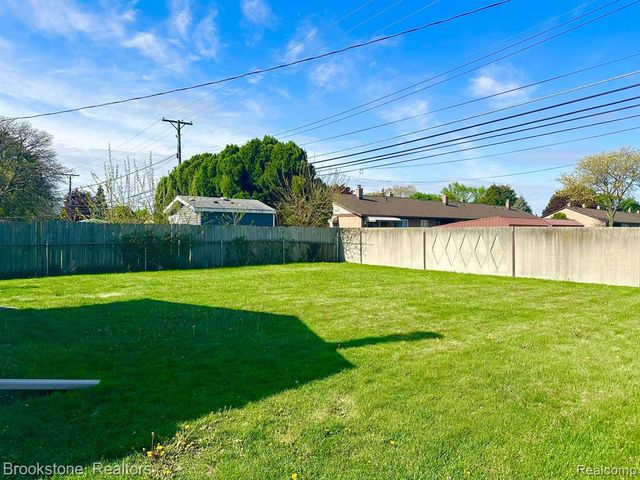 41371 Hamilton Drive, Sterling Heights, MI 48313