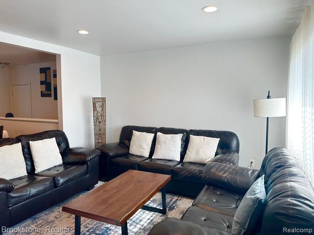 41371 Hamilton Drive, Sterling Heights, MI 48313