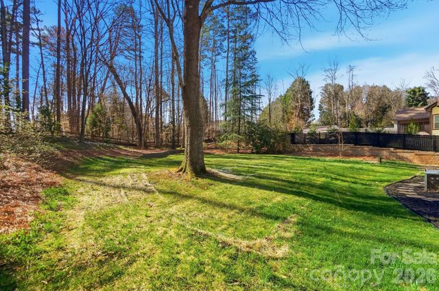 4437 Lake Shore Road N, Denver, NC 28037