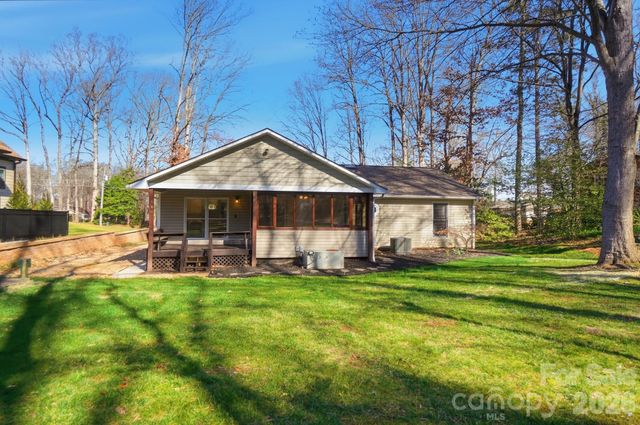 4437 Lake Shore Road N, Denver, NC 28037