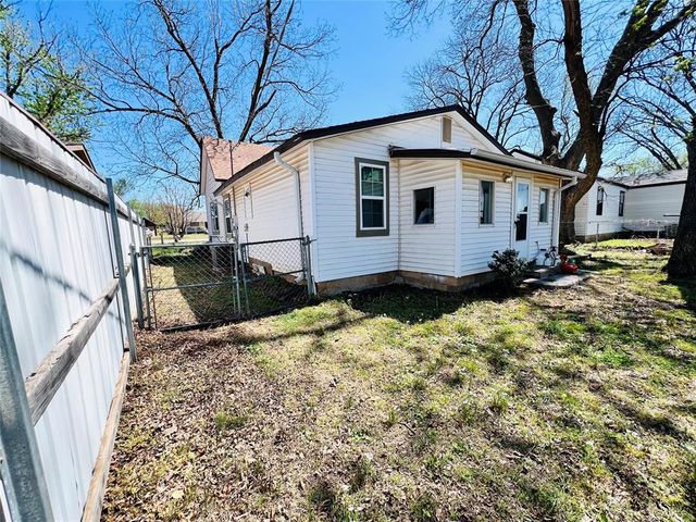 212 S 2nd Street, Noble, OK 73068