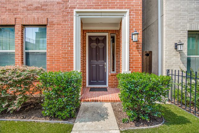 1380 Branchwood Place, Dallas, TX 75215