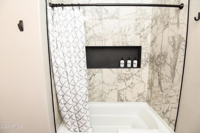 5921 E GRANDVIEW Road, Scottsdale, AZ 85254