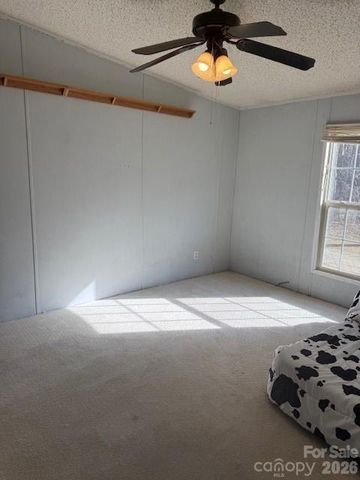 127 Knight N Gail Drive, Mooresville, NC 28115