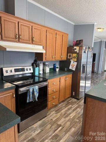 127 Knight N Gail Drive, Mooresville, NC 28115