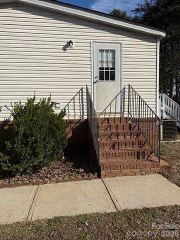 127 Knight N Gail Drive, Mooresville, NC 28115