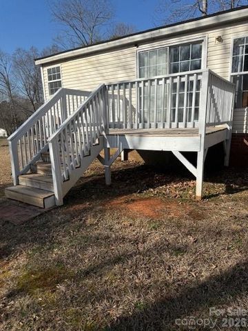 127 Knight N Gail Drive, Mooresville, NC 28115