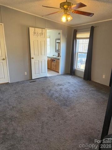 127 Knight N Gail Drive, Mooresville, NC 28115