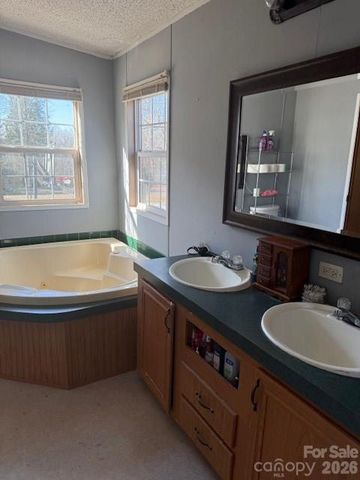 127 Knight N Gail Drive, Mooresville, NC 28115