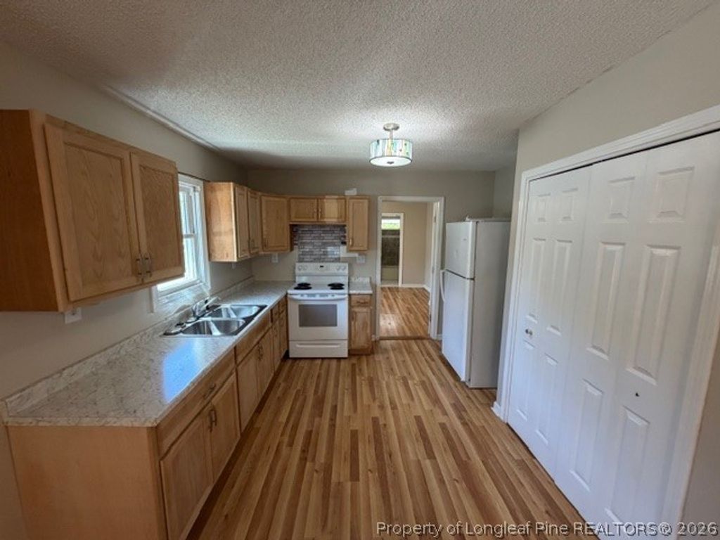 208 Scarborough Street A AND B, Spring Lake, NC 28390 — photo 3