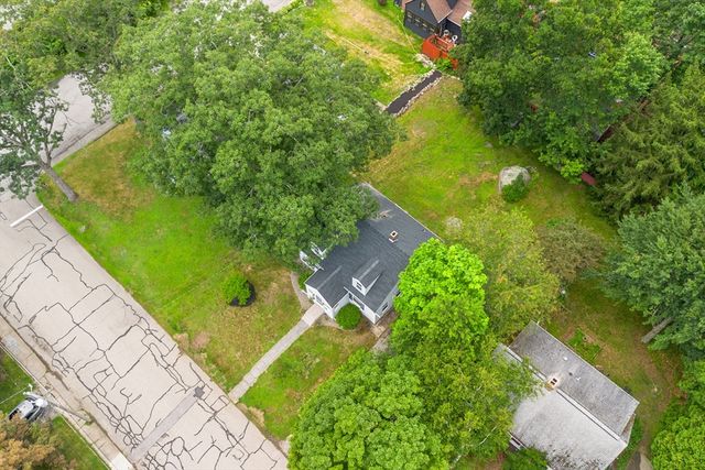 22 Morris St, Webster, MA 01570
