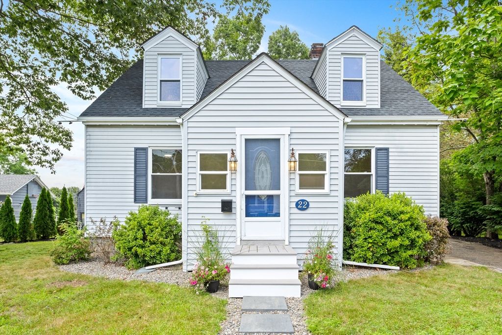 22 Morris St, Webster, MA 01570