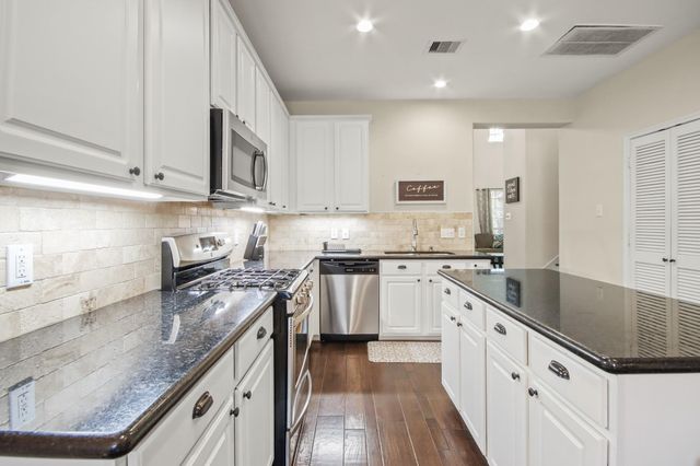 55 W Pipers Green Street, Spring, TX 77382