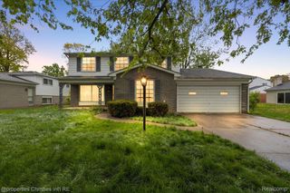 21889 Potomac Street, Southfield, MI 48076