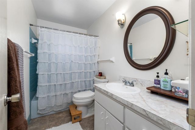 805 NW 39TH DRIVE, Gainesville, FL 32605