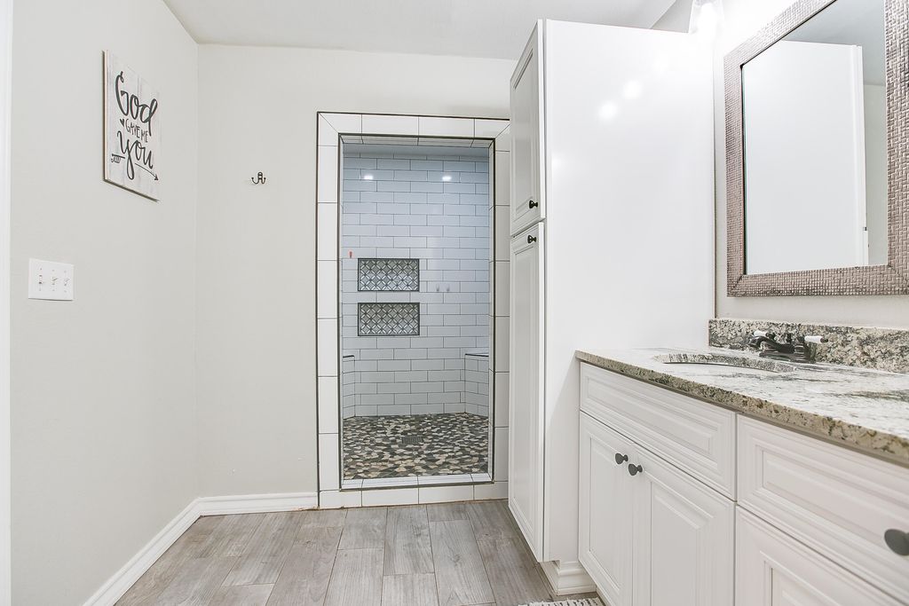 Image 31 of property listing at 6581 Plainview Drive, San Angelo, TX 76905
