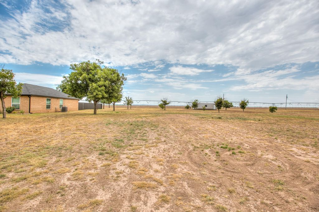 Image 5 of property listing at 6581 Plainview Drive, San Angelo, TX 76905