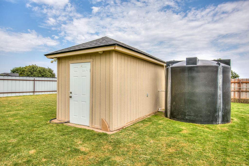 Image 50 of property listing at 6581 Plainview Drive, San Angelo, TX 76905
