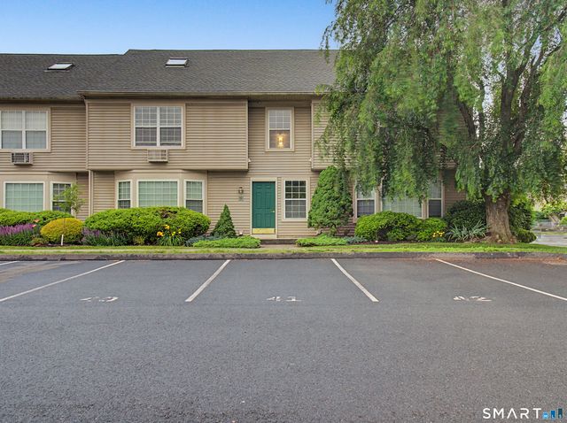 41 Glen Ridge Court 41, New Milford, CT 06776