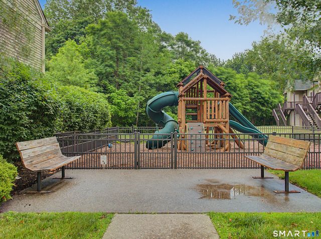 41 Glen Ridge Court 41, New Milford, CT 06776