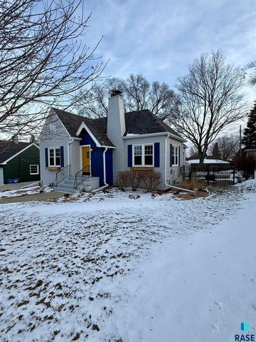 219 E 33rd St Street, Sioux Falls, SD 57105