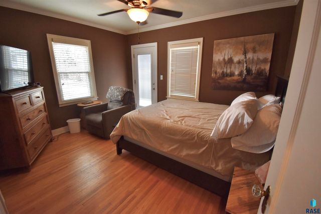 219 E 33rd St Street, Sioux Falls, SD 57105