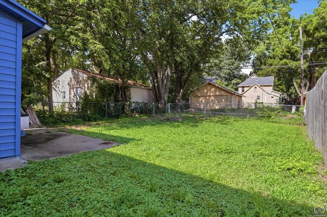 1159 SW Plass AVE, Topeka, KS 66604