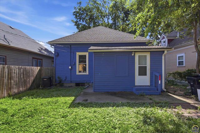 1159 SW Plass AVE, Topeka, KS 66604