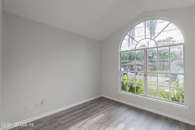 286 MAIN Street, Atlantic Beach, FL 32233