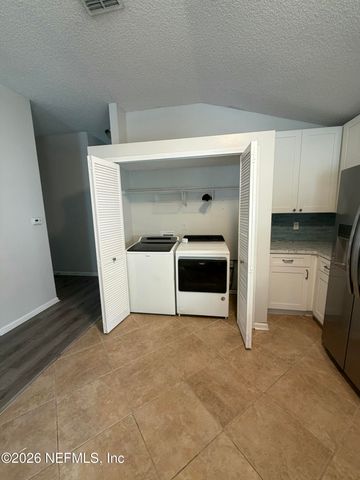 286 MAIN Street, Atlantic Beach, FL 32233