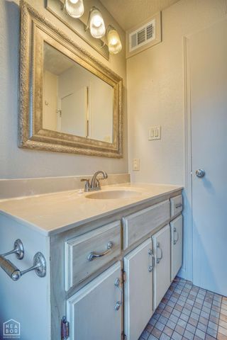 1609 Hillcrest Drive, Jonesboro, AR 72401