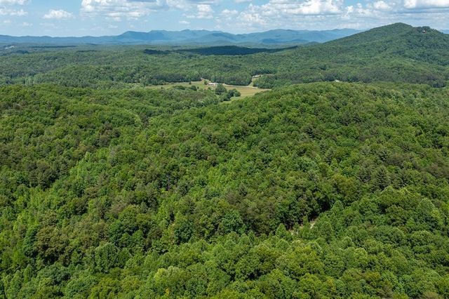 20 Pack Mountain Road, Murphy, NC 28906
