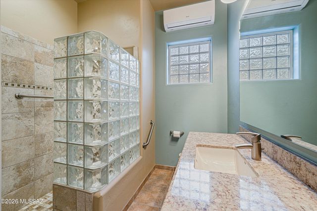 12740 N Piping Rock Road, Oro Valley, AZ 85755